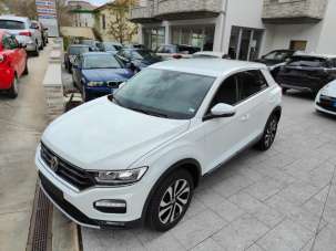 VOLKSWAGEN T-Roc Benzina 2022 usata, Pescara