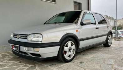 VOLKSWAGEN Golf Benzina 1994 usata, Cuneo