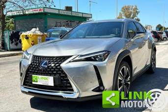 LEXUS UX 250h Elettrica/Benzina 2021 usata