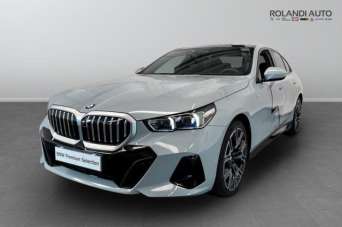 BMW 520 Elettrica/Diesel 2023 usata