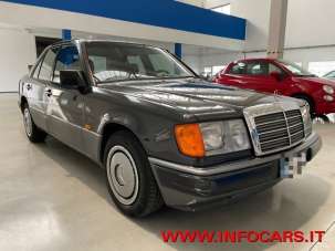 MERCEDES-BENZ 200 Benzina 1990 usata, Padova