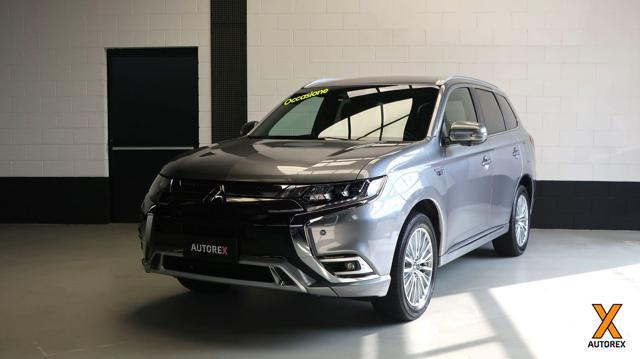 MITSUBISHI Outlander Elettrica/Benzina 2019 usata, Varese foto