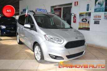 FORD Tourneo Courier Benzina 2015 usata, Modena