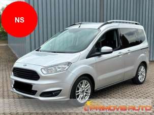 FORD Tourneo Benzina 2015 usata, Modena