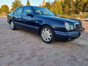 MERCEDES-BENZ E 200 Benzina 1996 usata, Cuneo