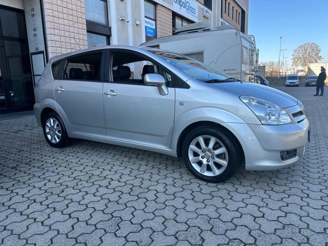 TOYOTA Corolla Verso Benzina 2006 usata, Milano foto