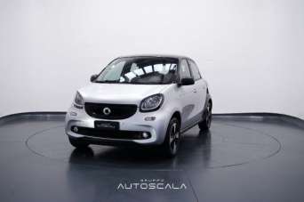 SMART ForFour Benzina 2018 usata, Napoli