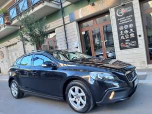 VOLVO V40 Cross Country Diesel 2015 usata, Bari