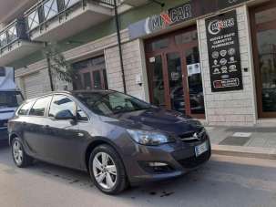 OPEL Astra Diesel 2014 usata, Bari