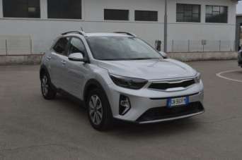 KIA Stonic Benzina 2023 usata, Latina