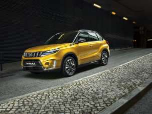 SUZUKI Vitara Elettrica/Benzina 2023 usata, Napoli