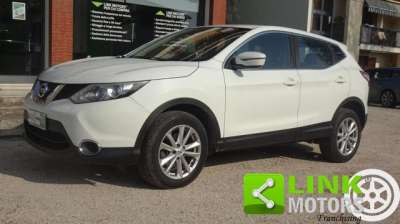 NISSAN Qashqai Diesel 2017 usata