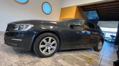 VOLVO V60 Diesel 2014 usata, Cuneo