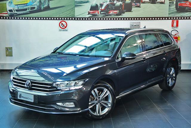 VOLKSWAGEN Passat Variant Diesel 2020 usata, Bologna foto