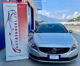 VOLVO V60 Diesel 2016 usata