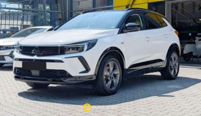 OPEL Grandland Diesel 2023 usata