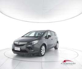 OPEL Zafira Tourer Benzina/Metano 2014 usata, Perugia