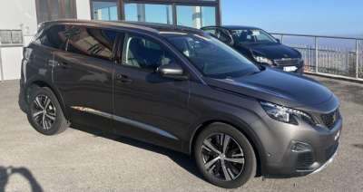 PEUGEOT 5008 Benzina 2018 usata, Rimini