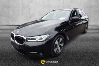 BMW 520 Elettrica/Diesel 2023 usata