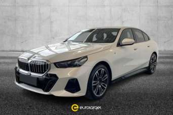 BMW 520 Elettrica/Diesel 2023 usata