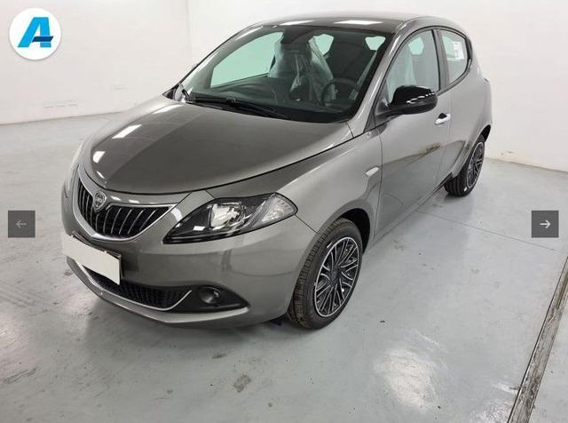 LANCIA Ypsilon Elettrica/Benzina 2023 usata, Novara foto