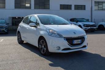 PEUGEOT 208 Benzina 2015 usata, Latina