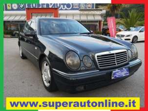 MERCEDES-BENZ E 300 Diesel 1998 usata