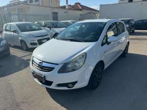 OPEL Corsa Benzina/GPL 2010 usata