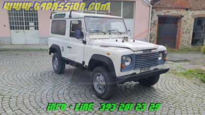 LAND ROVER Defender Diesel 1989 usata, Biella