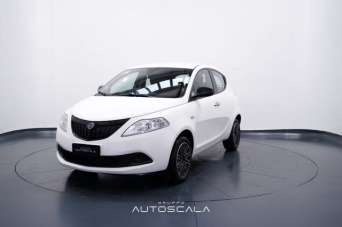 LANCIA Ypsilon Elettrica/Benzina 2024 usata, Napoli