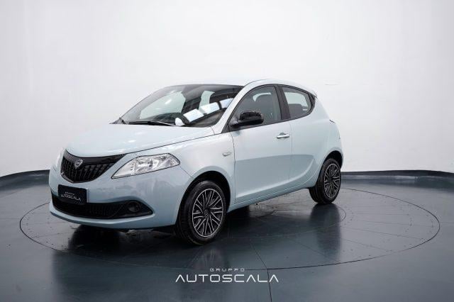 LANCIA Ypsilon Elettrica/Benzina 2024 usata, Napoli foto