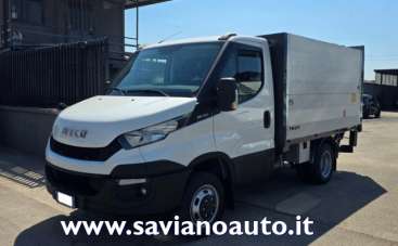 IVECO DAILY  35C15 PIANALE CON SPONDA BATTENTE Diesel 2015 usata, Napoli