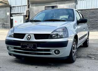 RENAULT Clio Benzina 2002 usata