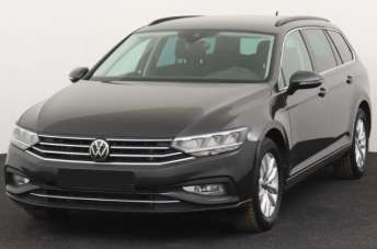 VOLKSWAGEN Passat Variant Diesel 2021 usata