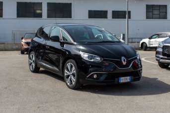 RENAULT Scenic Diesel 2017 usata, Latina