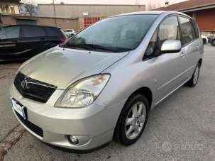 TOYOTA Corolla Benzina 2004 usata