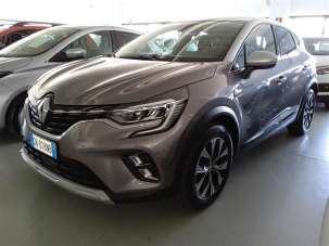 RENAULT Captur Benzina 2023 usata