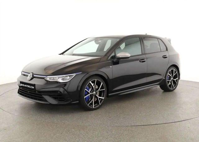 VOLKSWAGEN Golf R Benzina 2023 usata, Milano foto