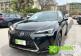 LEXUS UX 250h Elettrica/Benzina 2021 usata