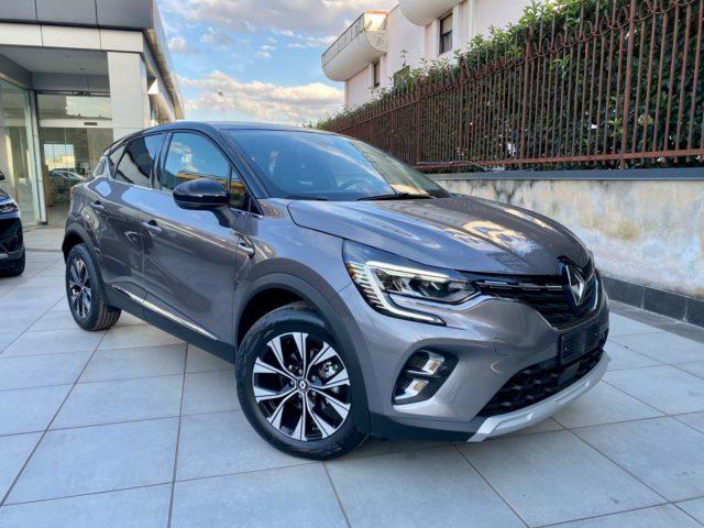 RENAULT Captur Elettrica/Benzina 2023 usata, Napoli foto