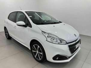 PEUGEOT 208 Benzina 2019 usata