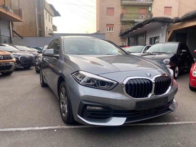 BMW 118 Benzina 2022 usata, Milano foto