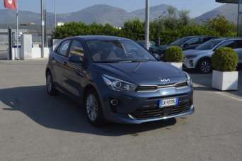 KIA Rio Benzina 2023 usata, Latina