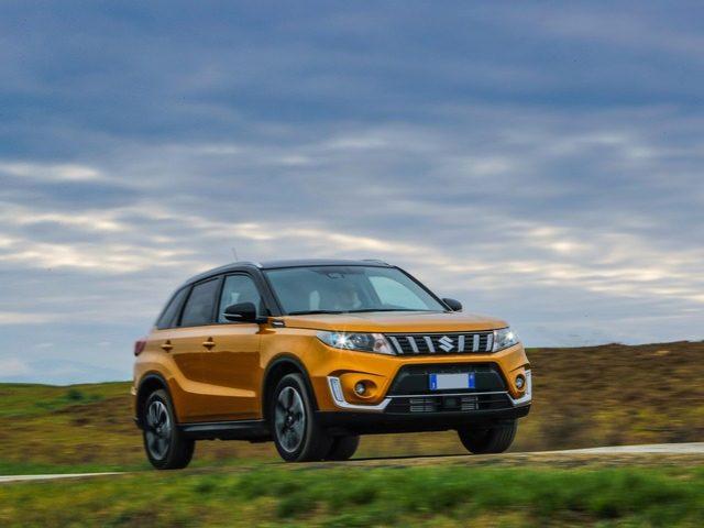 SUZUKI Vitara Benzina/GPL 2020 usata, Napoli foto