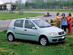 FIAT Punto Benzina/Metano 2007 usata, Napoli