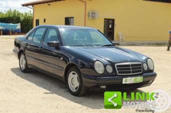 MERCEDES-BENZ E 200 Benzina 1997 usata