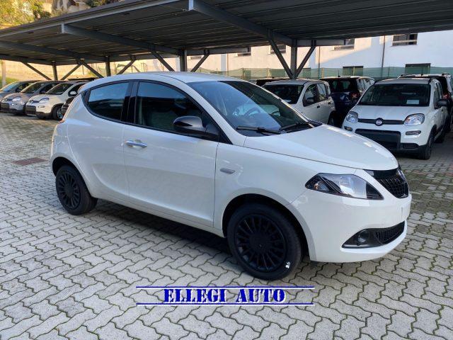 LANCIA Ypsilon Elettrica/Benzina usata, Italia foto