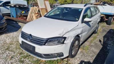 VOLKSWAGEN Passat Variant Diesel 2014 usata