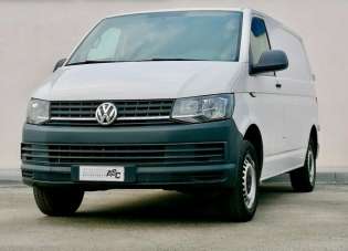 VOLKSWAGEN Transporter Diesel 2016 usata, Cuneo