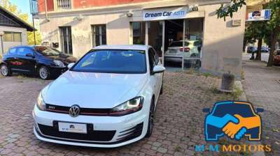 VOLKSWAGEN Golf Benzina 2015 usata